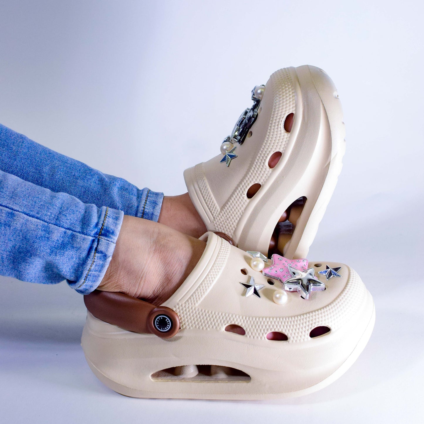 Crocs Estrellas con Cadenas