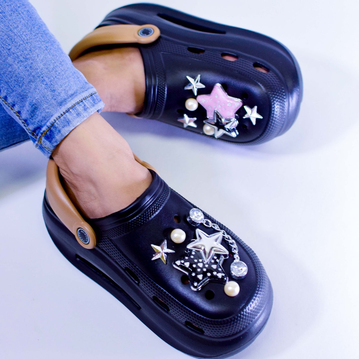 Crocs Estrellas con Cadenas